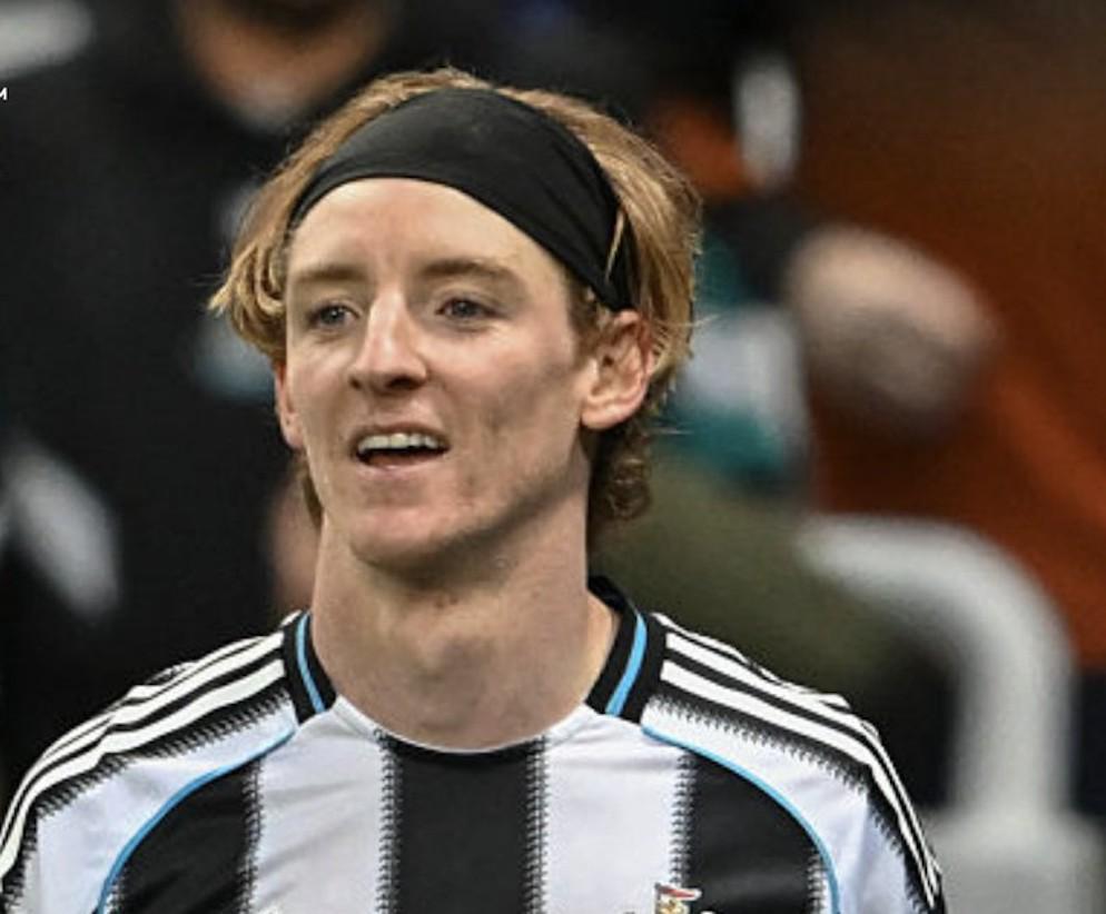 半岛体育-7场6球，戈登追平希勒的纽卡球员单赛季欧冠最多进球纪录