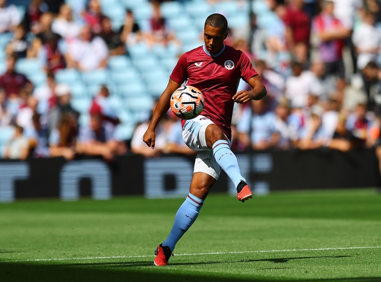 半岛体育APP-蒂莱曼斯：伊涅斯塔、杰拉德、克罗斯、魔笛和阿隆索都是我的标杆